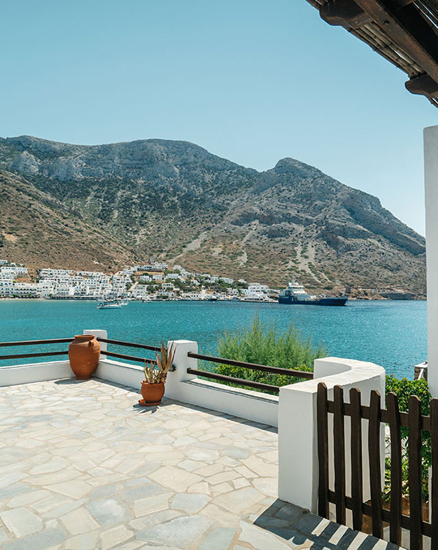 Yard with view of the sea and the village of Kamares in Sifnos