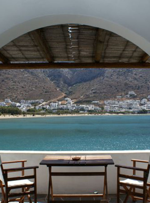 Hébergement à Kamares de Sifnos avec vue sur la mer