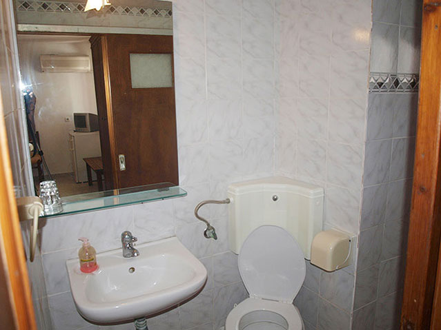 The bathroom of the room Kopanistria
